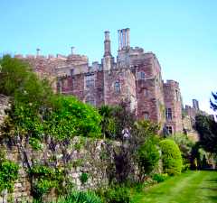 Berkeley Castle Garden