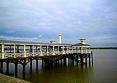 Town Pier
                    Gravesend